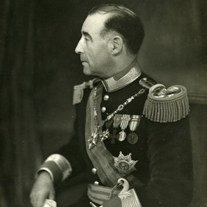 Fotografia oficial do Presidente da República Francisco Craveiro Lopes.