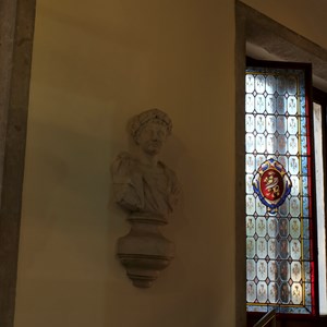 Sala das Bicas: os vitrais das janelas que dão para o Pátio dos Bichos.