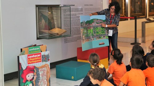 Visita orientada ao Museu, através da exploração de 3 livros gigantes.