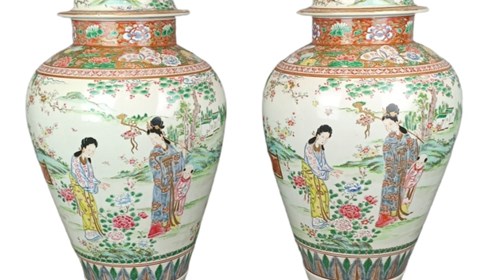 Par de potes adquiridos para a coleção do MPR.