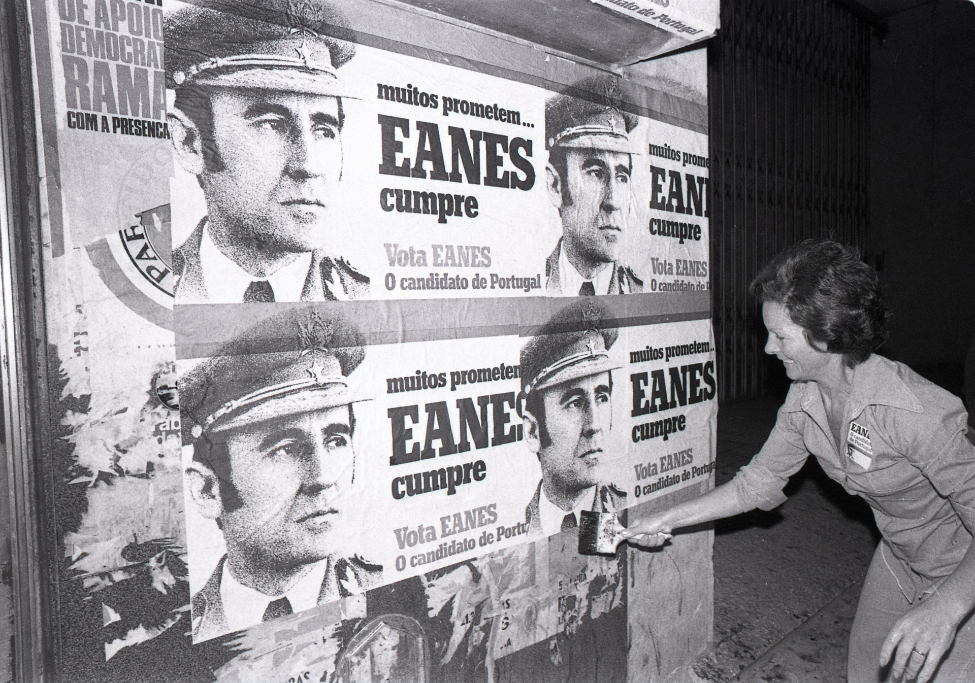 Cartazes de apoio à candidatura presidencial de Ramalho Eanes.